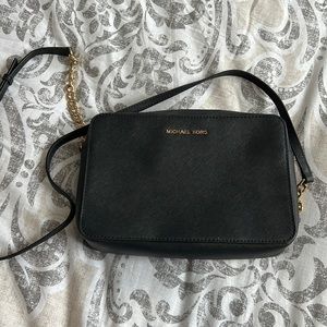 Michael kors crossbody bag